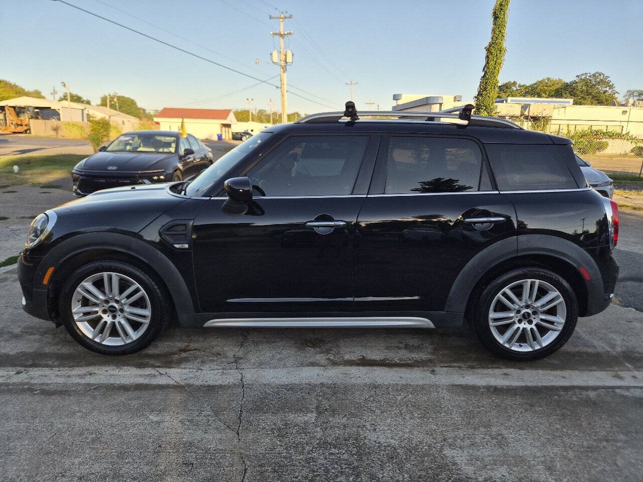 Used 2020 MINI Cooper Countryman FWD image 2