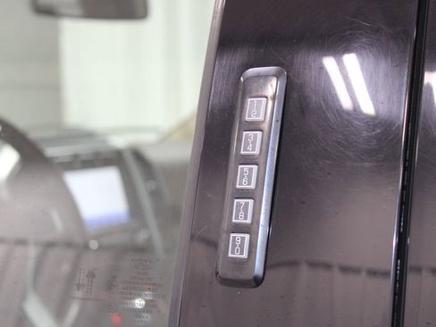 Used 2020 Ford F150 Lariat image 17