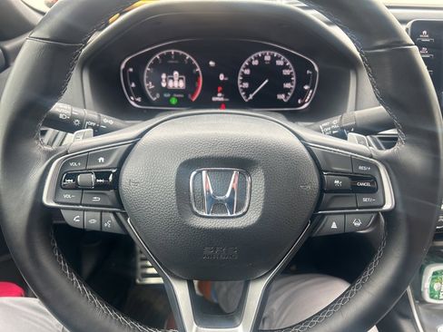 Used 2022 Honda Accord Sport image 2