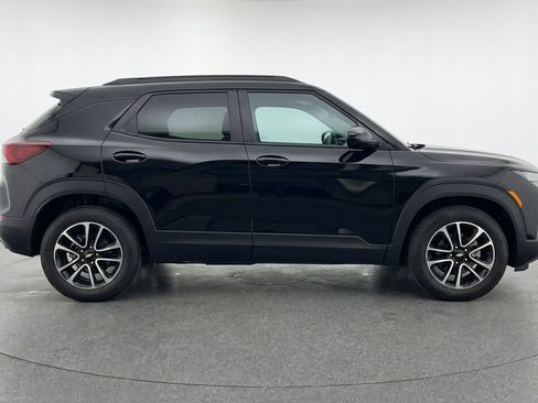 Used 2025 Chevrolet TrailBlazer LT FWD image 11