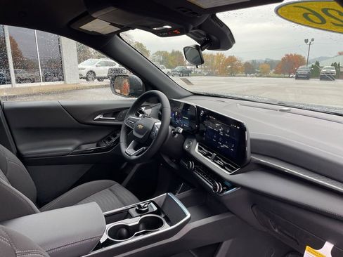 New 2026 Chevrolet Equinox LT FWD image 28