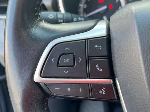 Used 2022 Toyota Highlander XLE FWD image 18