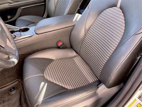 Used 2024 Toyota Camry SE image 11