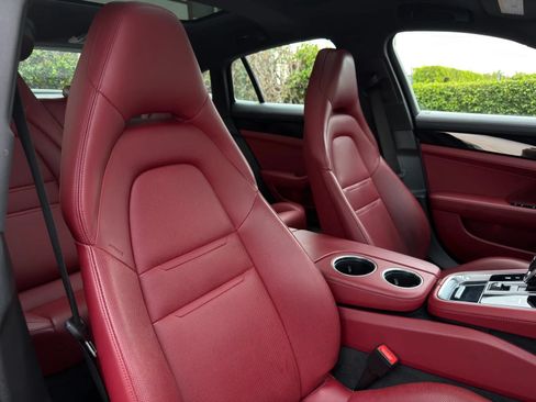 Used 2021 Porsche Panamera image 73