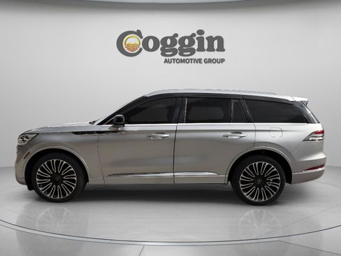 Used 2024 Lincoln Aviator Black Label w/ Dynamic Handling Package image 2