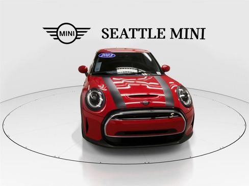 Certified 2023 MINI Cooper SE image 3