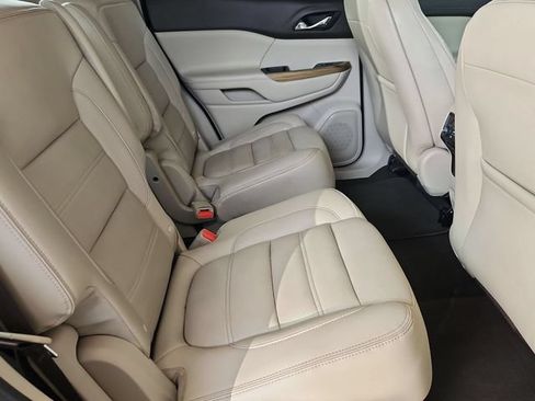 Used 2019 GMC Acadia Denali w/ Technology Package FWD image 28