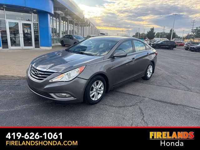 Used 2013 Hyundai Sonata GLS w/ Popular Equipment Pkg FWD image 2