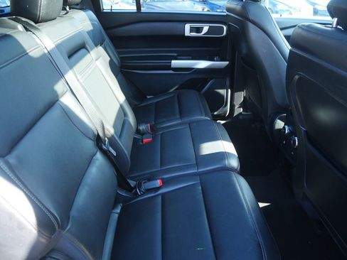 Used 2020 Ford Explorer XLT w/ Equipment Group 202A image 29