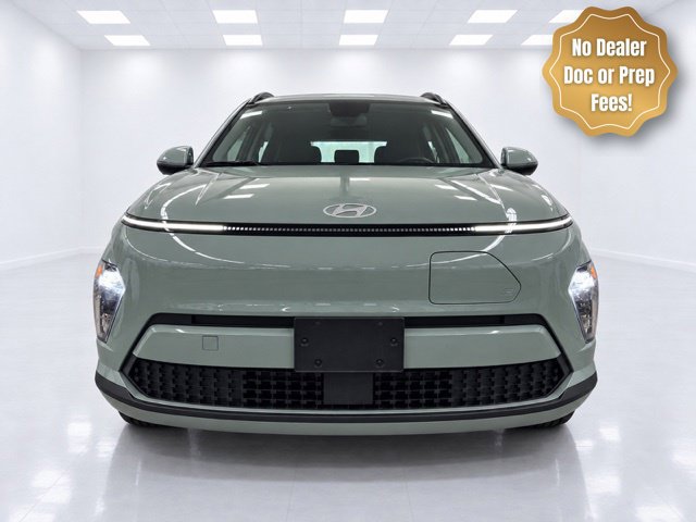 Used 2025 Hyundai Kona SEL FWD image 2