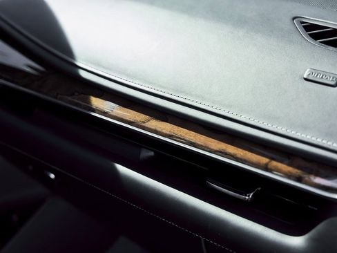 Used 2021 Cadillac Escalade Sport Platinum w/ LPO, ONYX Package image 41