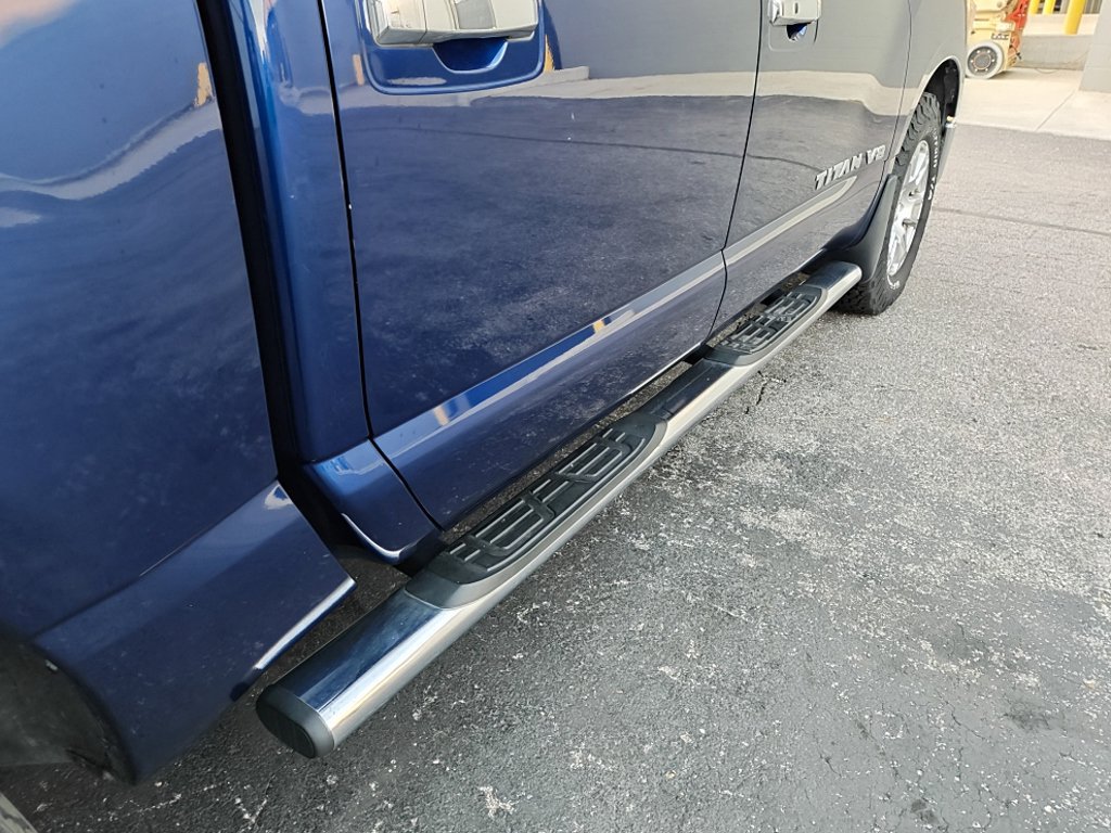 Used 2018 Nissan Titan SV w/ SV Convenience Package AWD/4WD image 10