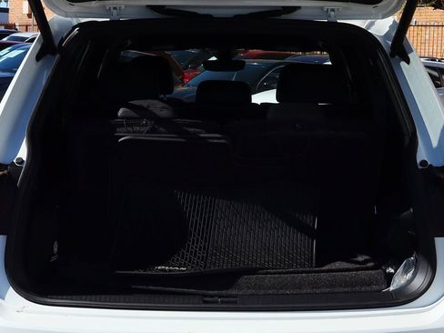 Used 2022 Volkswagen Tiguan SE R-Line image 23