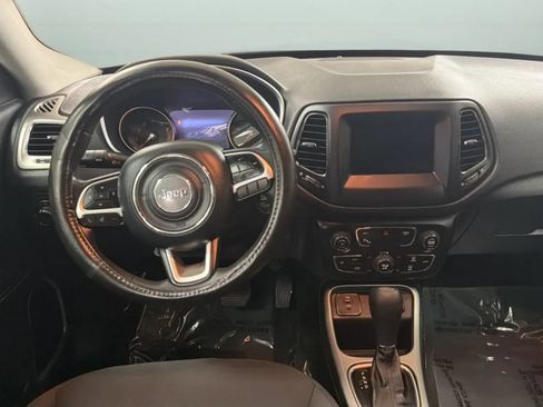 Used 2018 Jeep Compass Sport w/ Tech Group FWD image 10