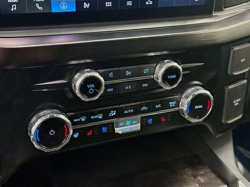 Used 2023 Ford F250 Lariat w/ Lariat Ultimate Package AWD/4WD image 16
