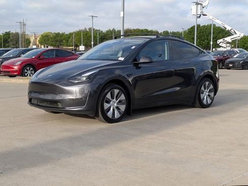 Used 2024 Tesla Model Y Long Range image 10