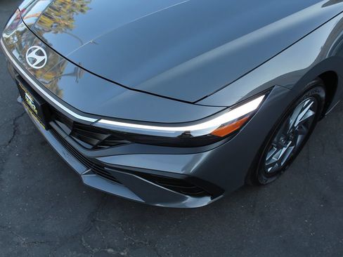 Used 2024 Hyundai Elantra SEL FWD image 10