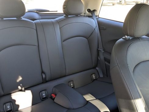 Used 2023 MINI Cooper 2-Door Hardtop image 23