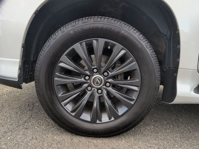 Used 2023 Lexus GX 460 Luxury w/ Sport Design Package AWD/4WD image 26