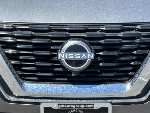 Used 2023 Nissan Rogue SV FWD image 38