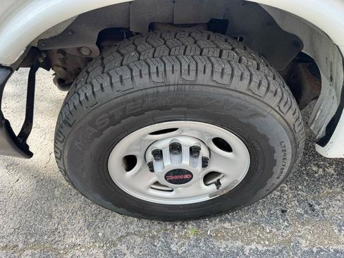 Used 2023 GMC Savana 2500 Extended w/ Driver Convenience Package image 18