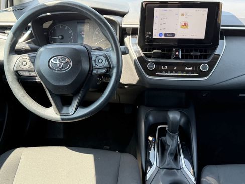 Used 2025 Toyota Corolla LE FWD image 11