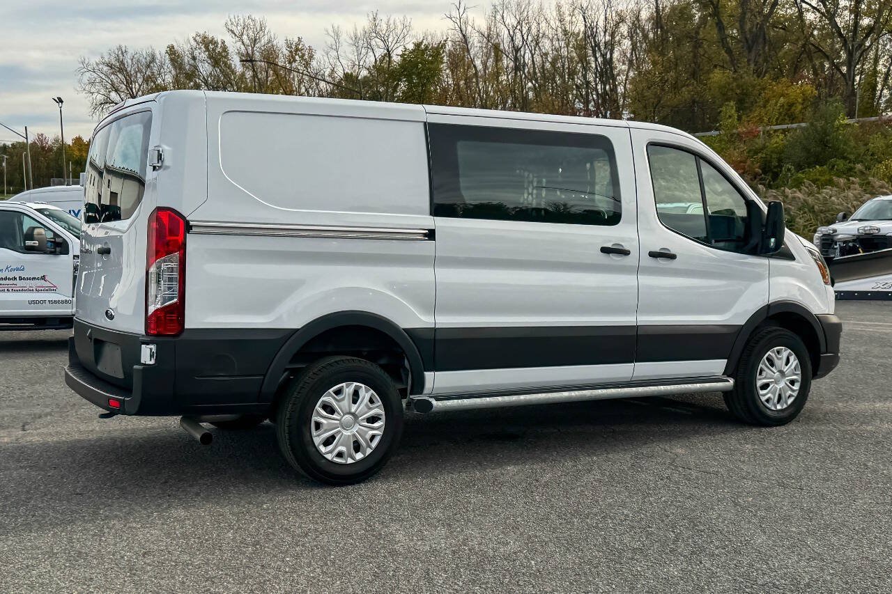 Used 2025 Ford Transit 250 Low Roof RWD image 3