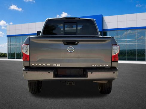 Used 2018 Nissan Titan SV w/ SV Convenience Package AWD/4WD image 6
