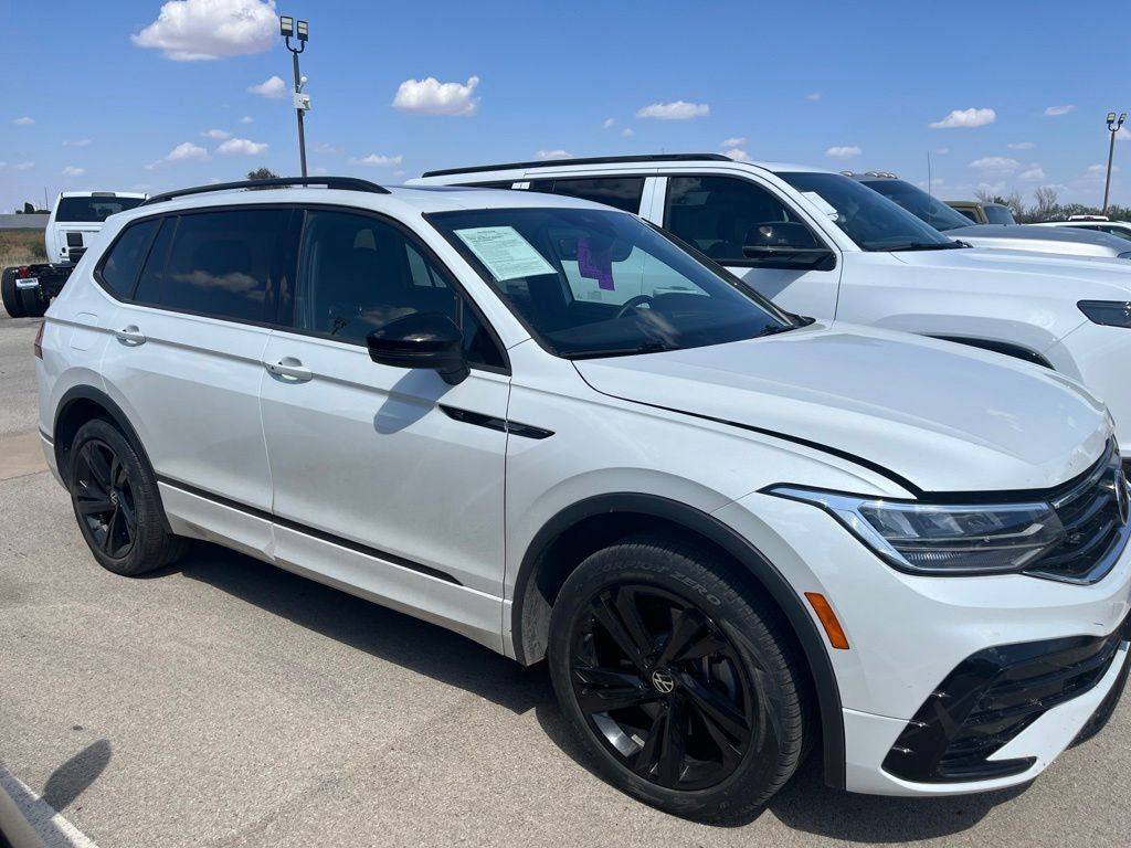 Used 2024 Volkswagen Tiguan SE R-Line FWD image 4