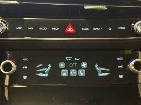 New 2026 Genesis GV70 2.5T AWD/4WD image 21