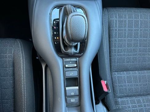 Used 2025 Honda HR-V LX image 30