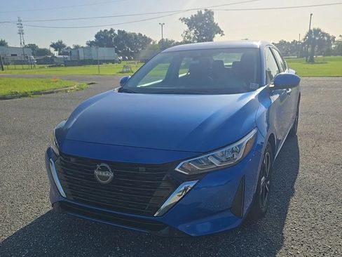 Used 2025 Nissan Sentra SV FWD image 4
