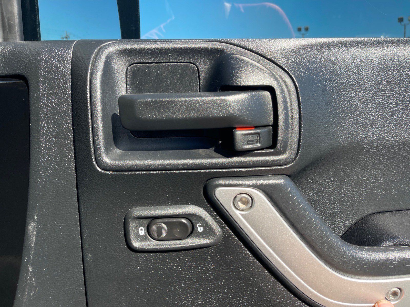 Used 2016 Jeep Wrangler Unlimited Sahara AWD/4WD image 20