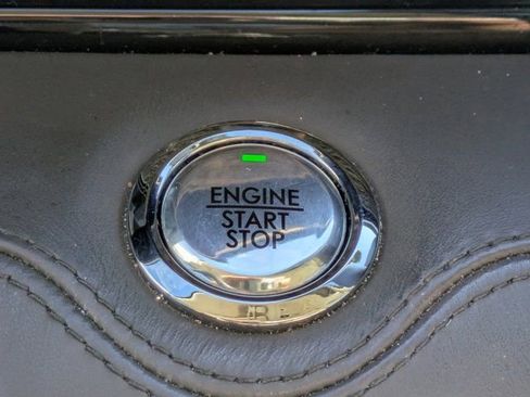 Used 2021 Lincoln Navigator Black Label w/ Cargo Convenience Package image 25