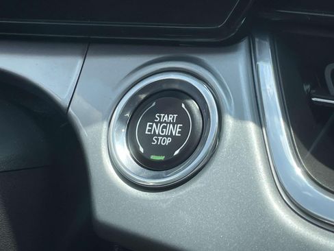 Used 2025 Chevrolet Trax LT w/ LT Convenience Package FWD image 23