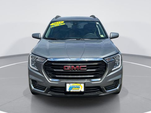 Used 2023 GMC Terrain SLE w/ Driver Convenience Package AWD/4WD image 2