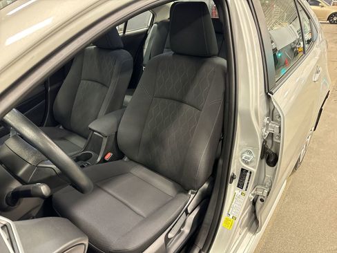 Used 2025 Toyota Corolla LE image 18