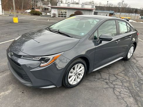 Certified 2024 Toyota Corolla LE image 1