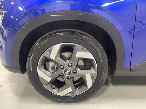 Used 2024 Hyundai Venue Limited FWD image 14