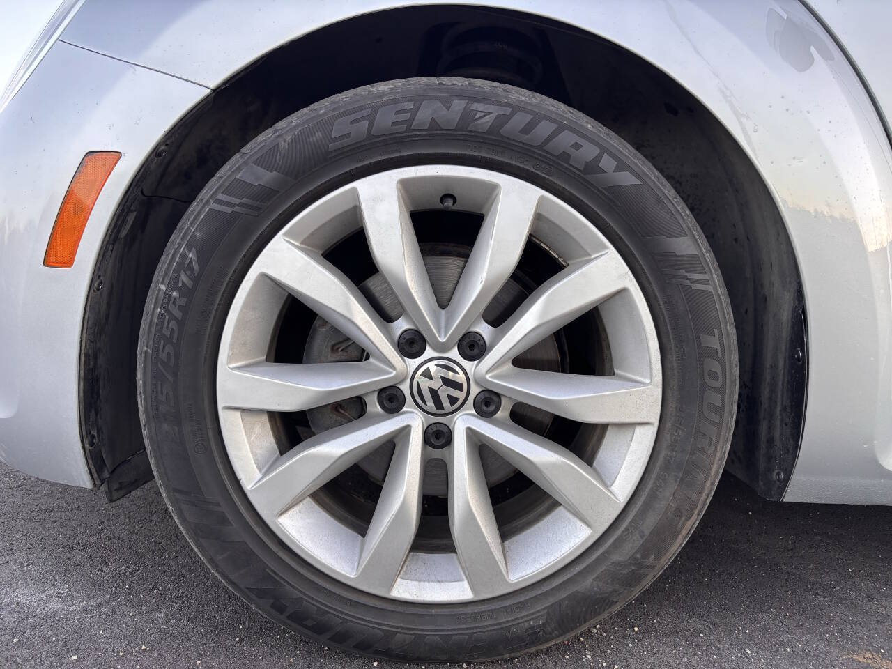 Used 2014 Volkswagen Beetle TDI FWD image 22