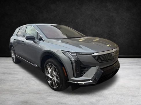 Certified 2025 Cadillac Optiq Luxury 1 w/ LPO, Floor Liner Package image 5