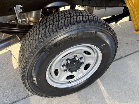 Used 2025 Ford F250 XL w/ 360-Degree Camera Package image 6