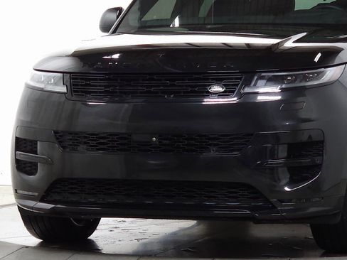 Used 2025 Land Rover Range Rover Sport Dynamic SE image 3