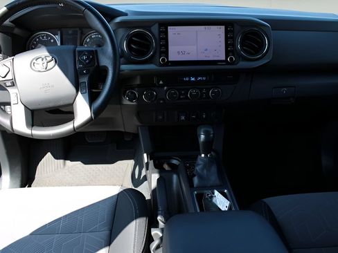 Used 2023 Toyota Tacoma TRD Sport AWD/4WD image 10