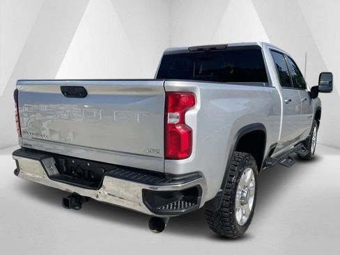Used 2020 Chevrolet Silverado 2500 LTZ w/ LTZ Premium Package image 8