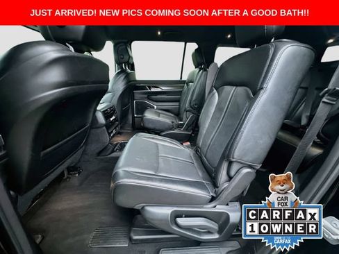 Used 2024 Jeep Wagoneer Series III AWD/4WD image 25