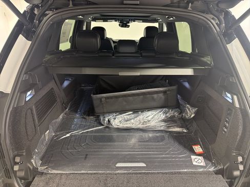 New 2026 Land Rover Range Rover Long Wheelbase SE AWD/4WD image 29