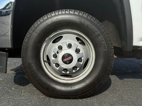 Used 2018 GMC Sierra 3500 4x4 Regular Cab w/ Sierra Convenience Package image 27