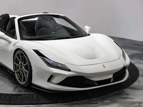 Used 2022 Ferrari F8 Tributo RWD image 36