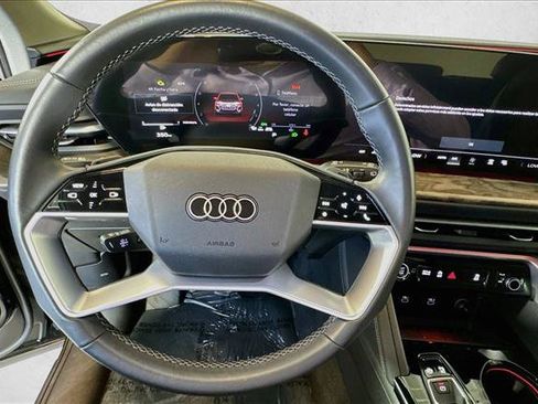 Used 2025 Audi Q5 Premium w/ 19" Wheel Package AWD/4WD image 10